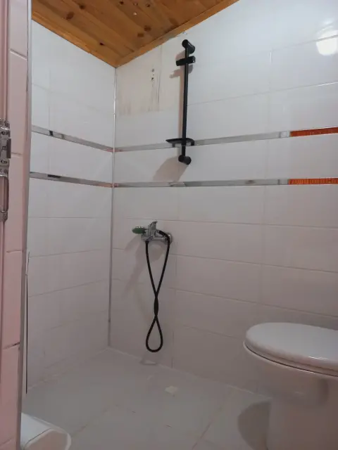 4 Kişilik Oda: Oda banyosu