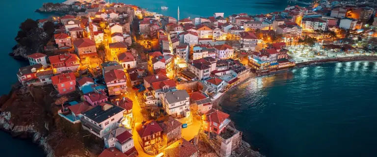 Amasra’nın geceleyin havadan görünümü